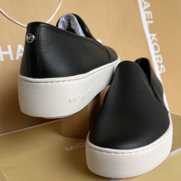 Michael Kors TEDDI SLIP ON
TUMBLED FAUX LTHR
49T2TEFP1L
Black 
Platform Sneakers - Picture 9 of 16